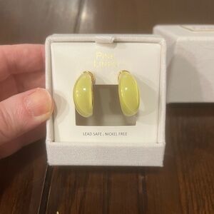 Pink Linen Women’s Gold Tone Light Green Chunky Hoop Pierced Earrings
